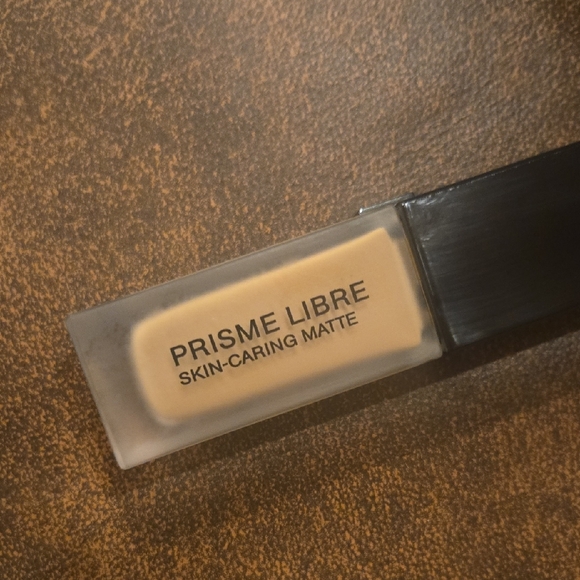 Givenchy Foundation - Picture 5 of 7